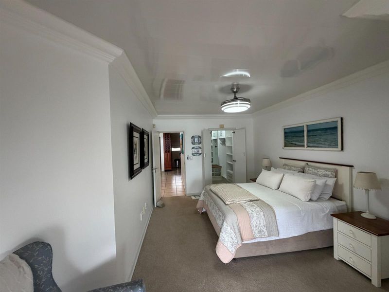 Exclusive Beachfront Living with Panoramic Ocean View - Photo 7