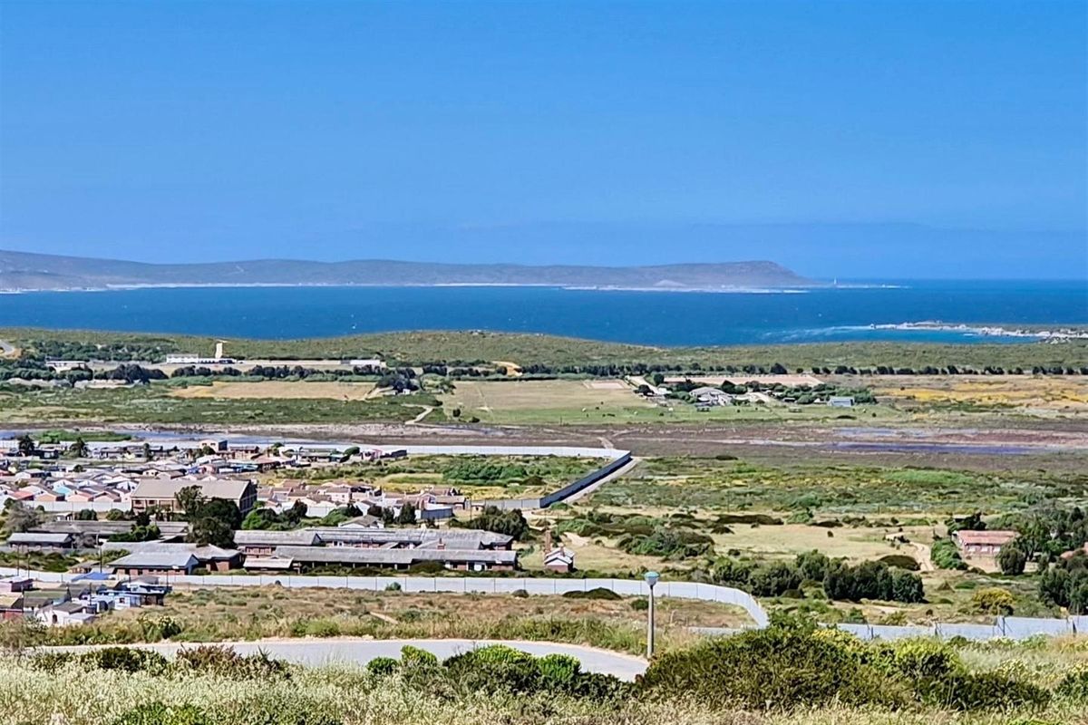 Prime 651m2 Stand with Bay Views in Hoogland Mountain Estate - Photo 2