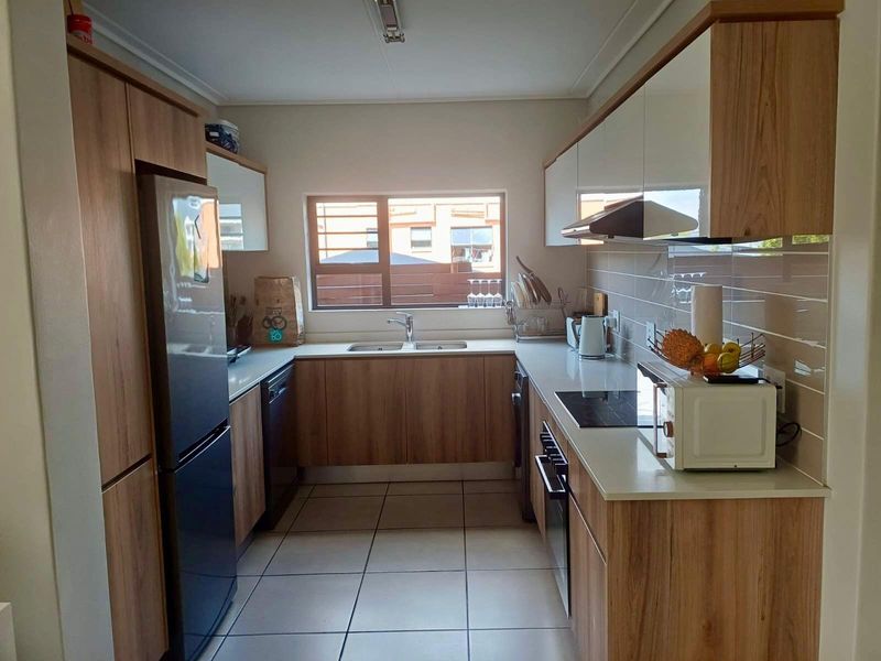 Apartment To Rent/SHARE in Linbro Park, Sandton - Photo 2