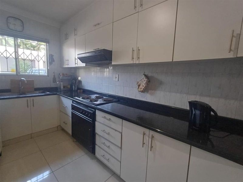 Apartment For Sale in Windermere, Durban, KwaZulu Natal - Photo 4