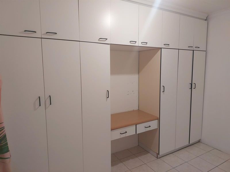 3 Bedroom House For Grabs In Phoenix - Photo 7