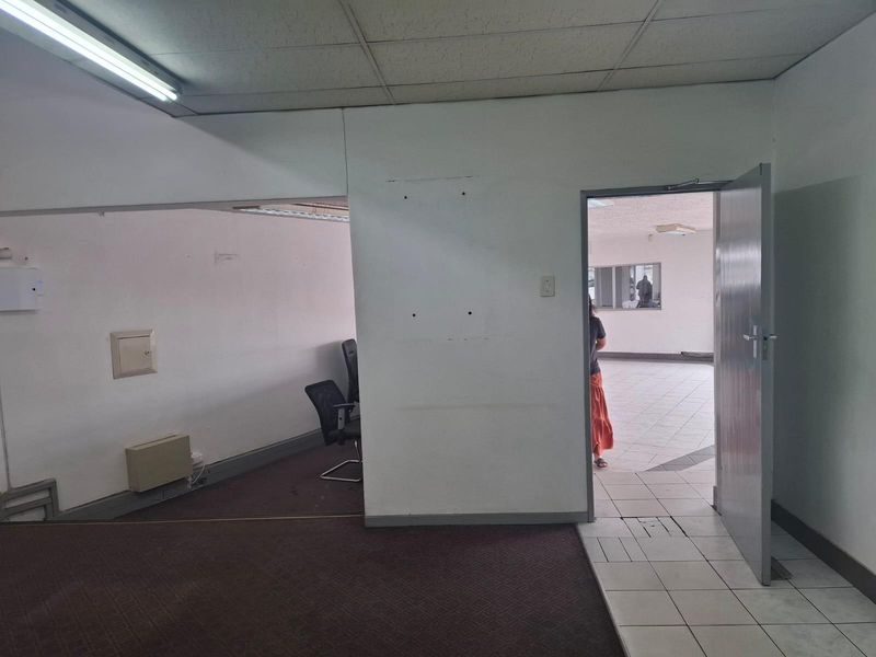 Commercial Property To Let - Photo 5