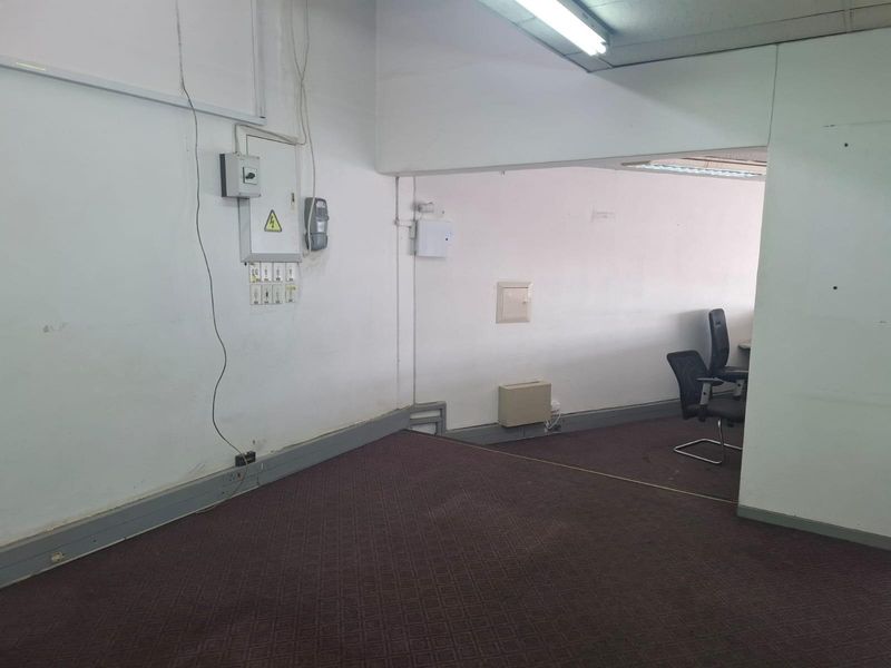 Commercial Property To Let - Photo 4