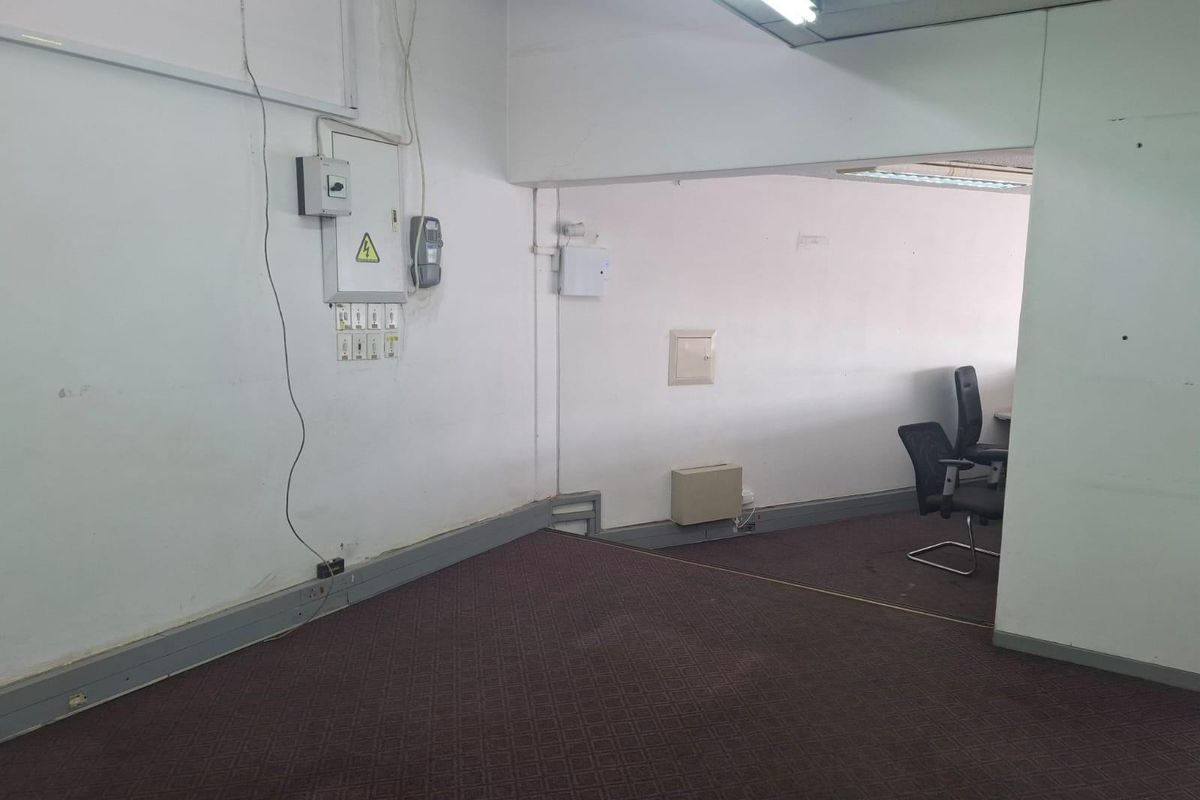 Commercial Property To Let - Photo 4