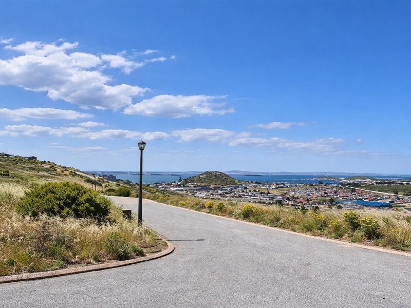 Secure Coastal Living with Views - 650 m2 Stand in Hoogland Mountain Estate - Photo 2