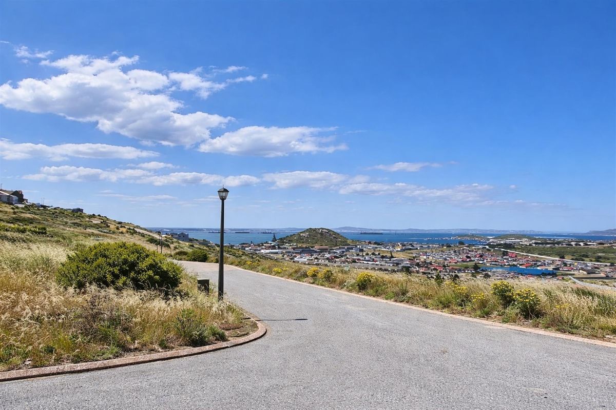 Secure Coastal Living with Views - 650 m2 Stand in Hoogland Mountain Estate - Photo 2