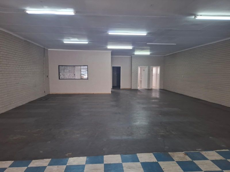 Commercial Property To Let - Photo 4