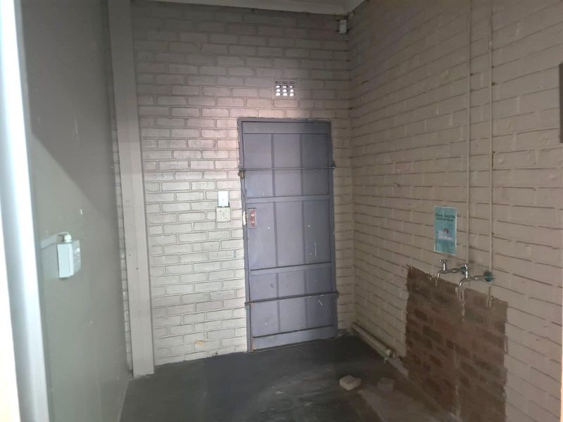 Commercial Property To Let - Photo 10