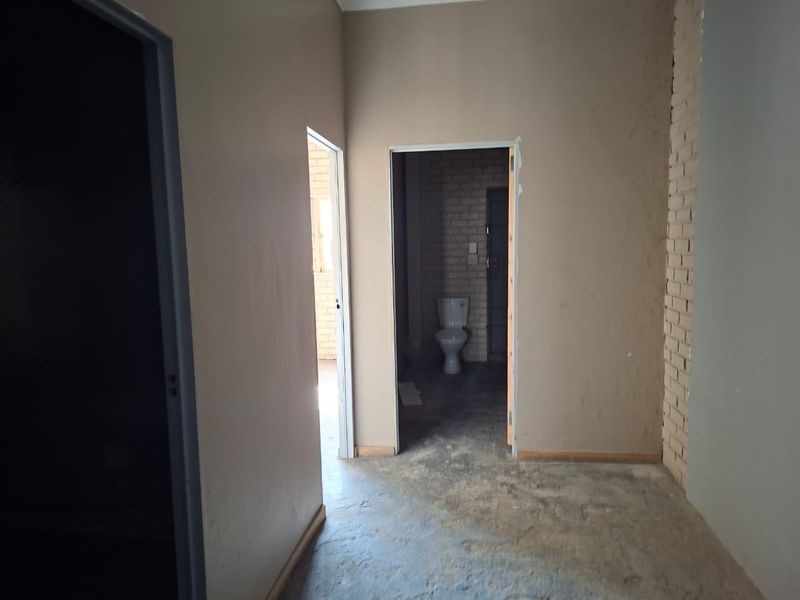 Commercial Property To Let - Photo 6