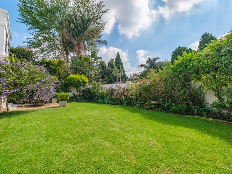 Majestic Georgian Residence in Exclusive Estate in Bryanston - Photo 3