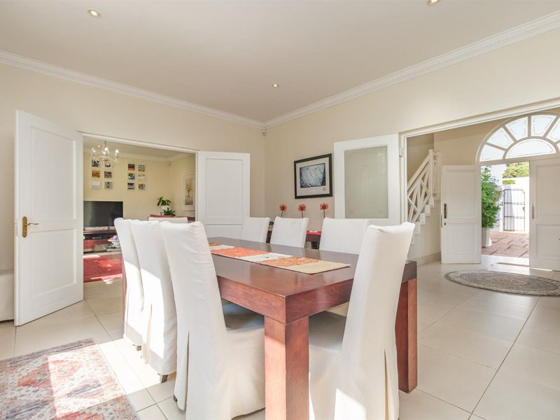 Majestic Georgian Residence in Exclusive Estate in Bryanston - Photo 7