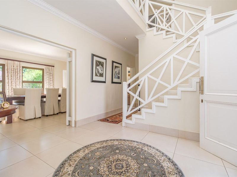 Majestic Georgian Residence in Exclusive Estate in Bryanston - Photo 6