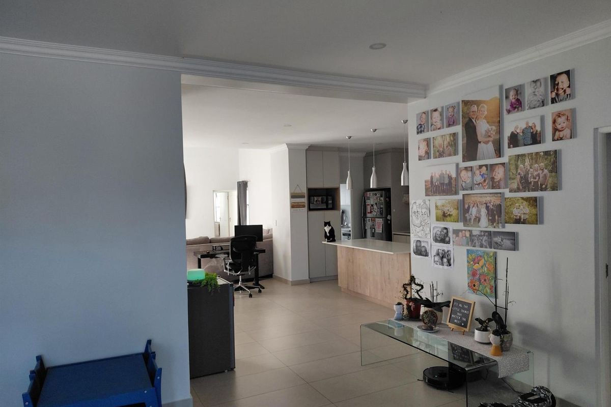 Spacious 4-Bedroom Family Home in Sagewood Security Estate - Available 1 June 2026 - Photo 4