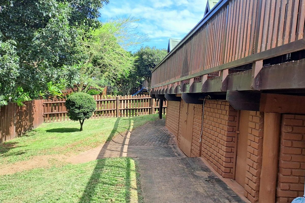 Upmarket loghome with beautiful sea views - Photo 3