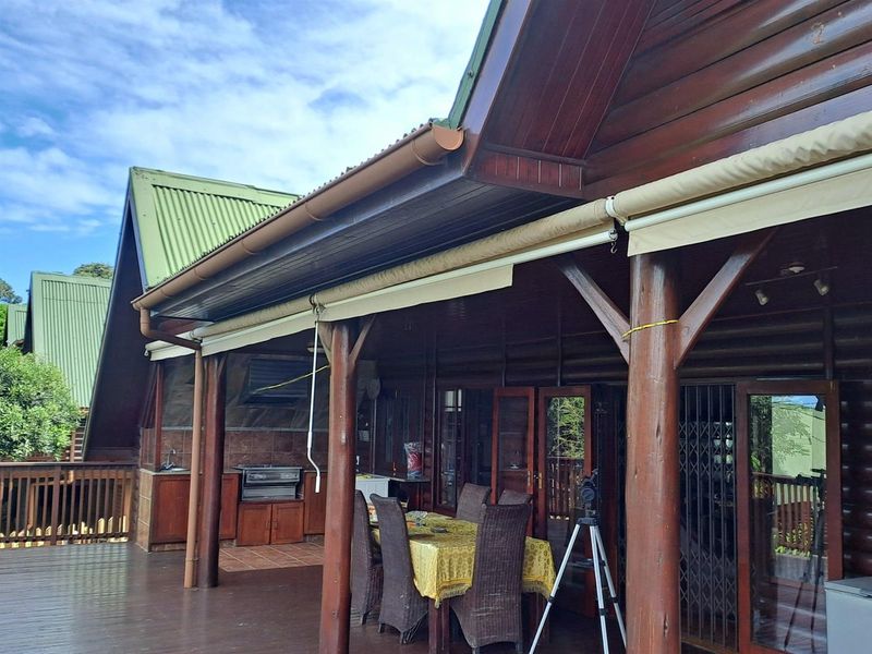 Upmarket loghome with beautiful sea views - Photo 1
