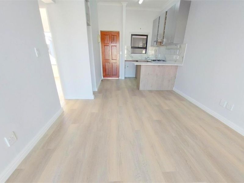 Renovated 2 bedroom apartment for sale in Burgundy Estate, Milnerton - Photo 3