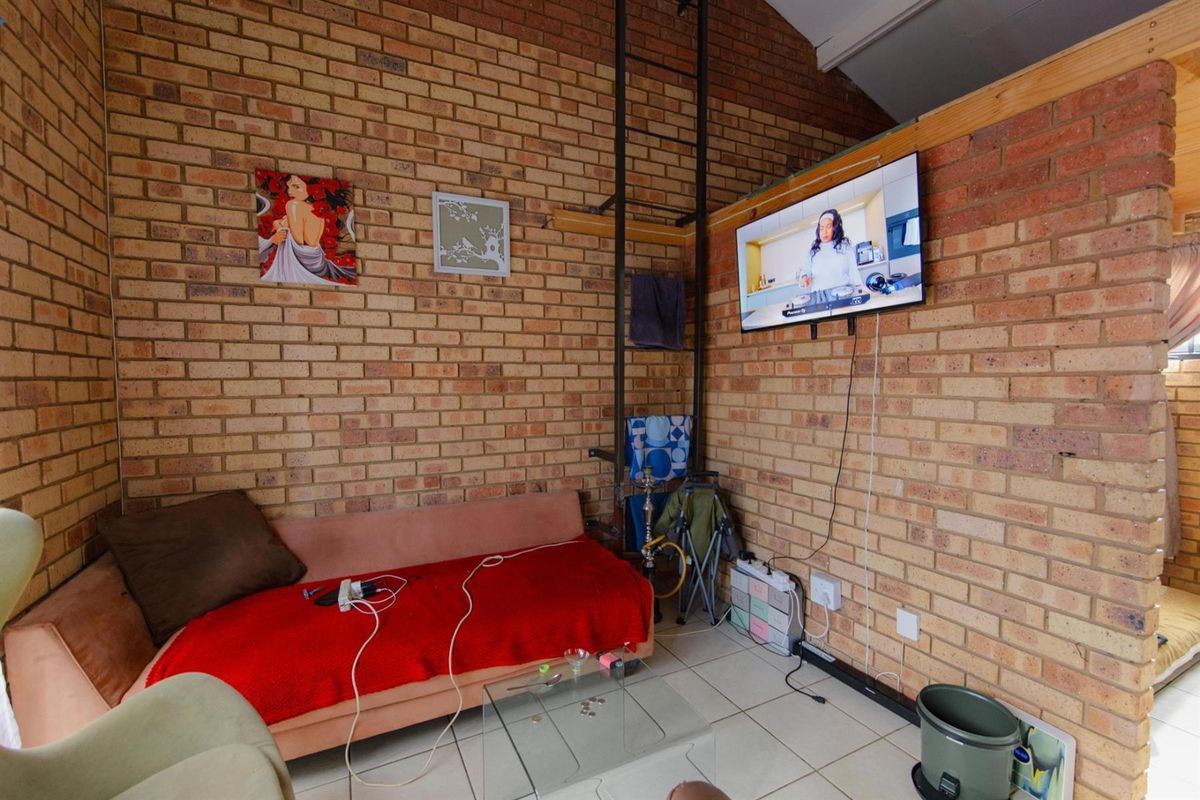 9 Bedroom House For Sale in Toekomsrus, Randfontein - Photo 5
