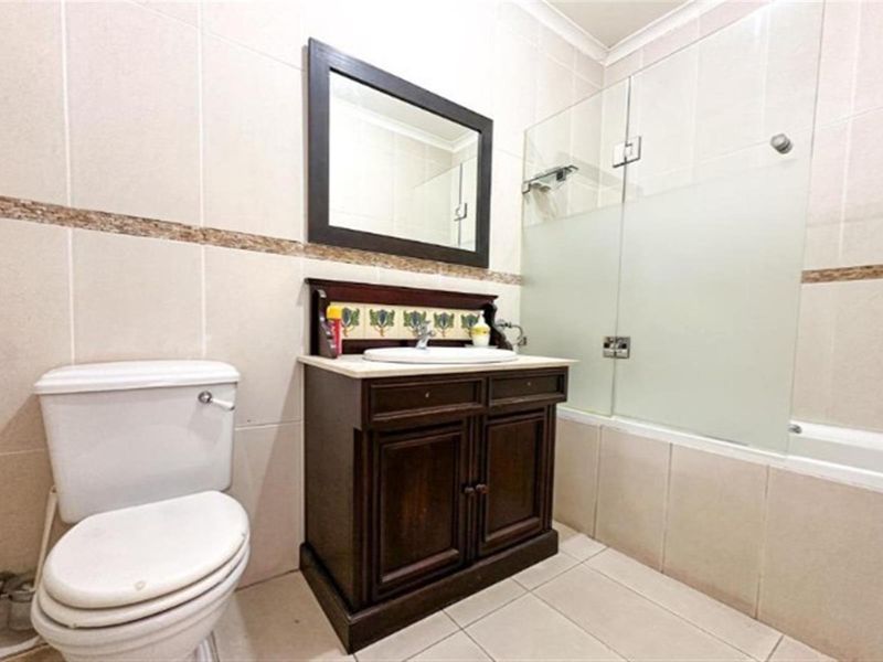 Townhouse For Sale in Essenwood, Durban, KwaZulu Natal - Photo 6