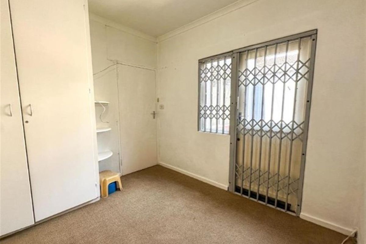 Townhouse For Sale in Essenwood, Durban, KwaZulu Natal - Photo 5