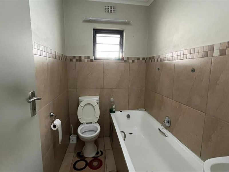 Stunning Three-Bedroom Corner Home in Leopards Rest Security Estate - Photo 10