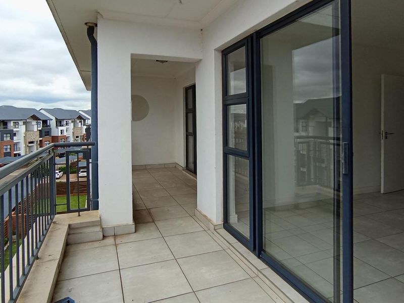 Live the Lifestyle - 1 Bedroom Apartment in The Blyde Riverwalk Estate, Pretoria East - Photo 9