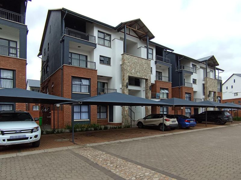 Live the Lifestyle - 1 Bedroom Apartment in The Blyde Riverwalk Estate, Pretoria East - Photo 3