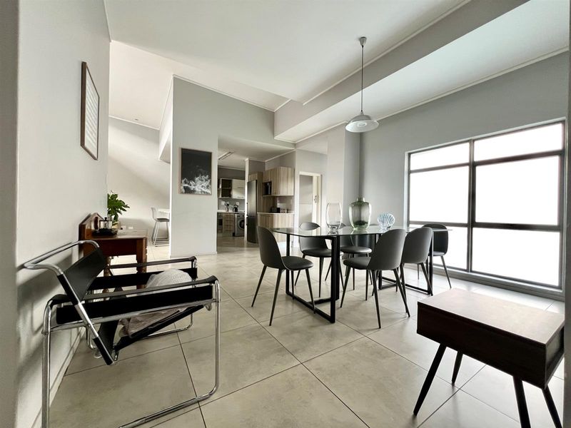 Oaklands, Johannesburg | 3 Bedroom Furnished Apartment To Let - Photo 4