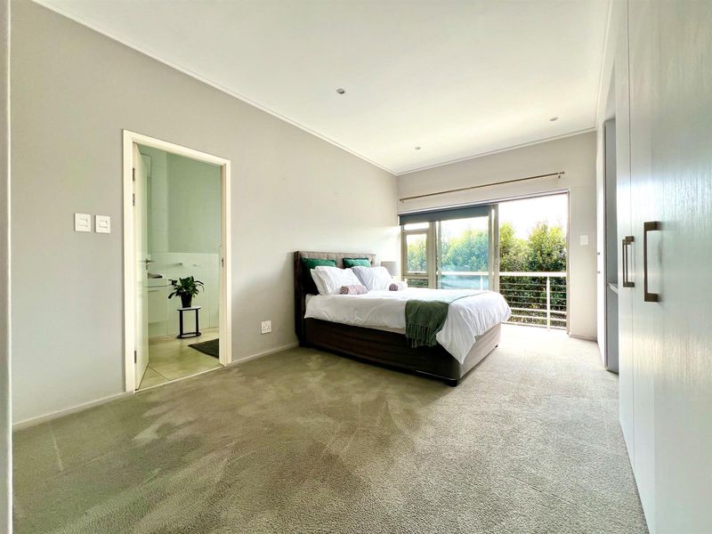 Oaklands, Johannesburg | 3 Bedroom Furnished Apartment To Let - Photo 10