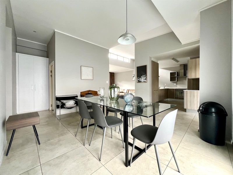 Oaklands, Johannesburg | 3 Bedroom Furnished Apartment To Let - Photo 5