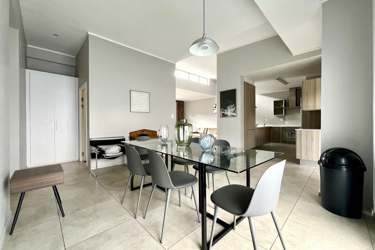 Oaklands, Johannesburg | 3 Bedroom Furnished Apartment To Let - Photo 5