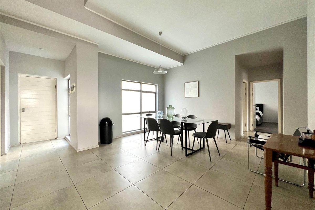 Oaklands, Johannesburg | 3 Bedroom Furnished Apartment To Let - Photo 3