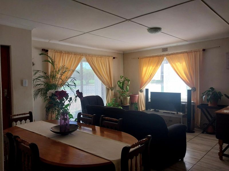 3 Bedroom House For Sale in Heidelberg - Photo 4