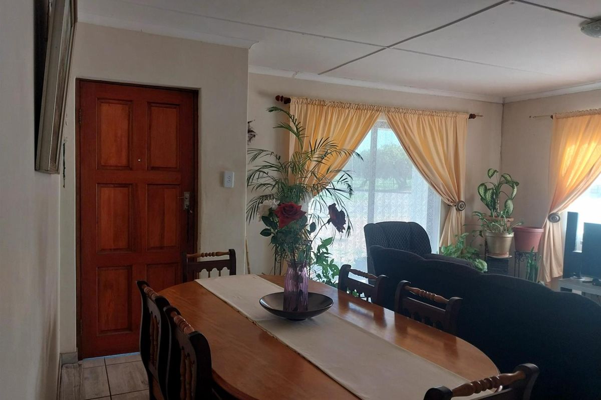 3 Bedroom House For Sale in Heidelberg - Photo 3