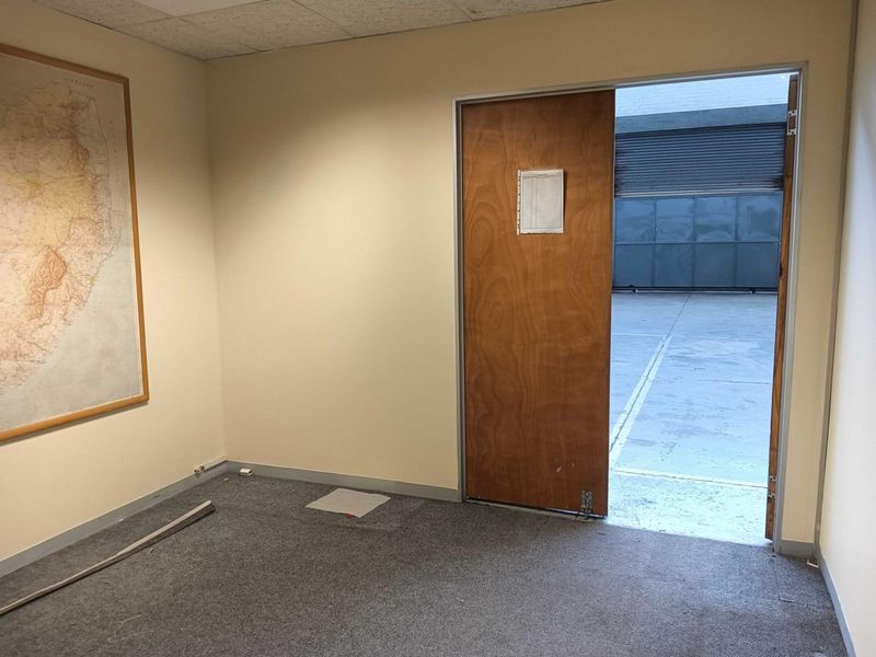 Maximize Your Reach: Premier High-Traffic Commercial Hub on George Street - Photo 9