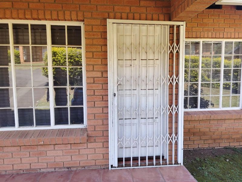 A Charming Home in a Secure Gated Estate, Pietermaritzburg - Photo 4