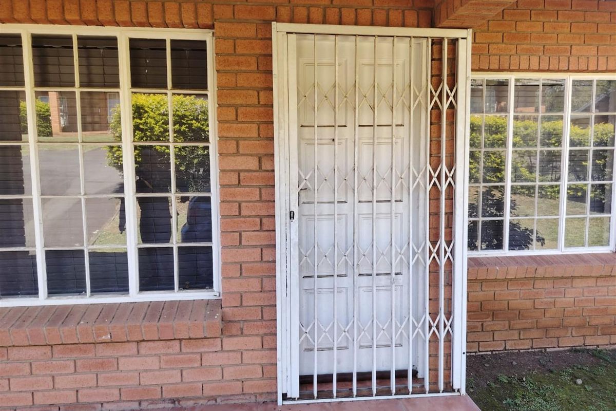 A Charming Home in a Secure Gated Estate, Pietermaritzburg - Photo 4