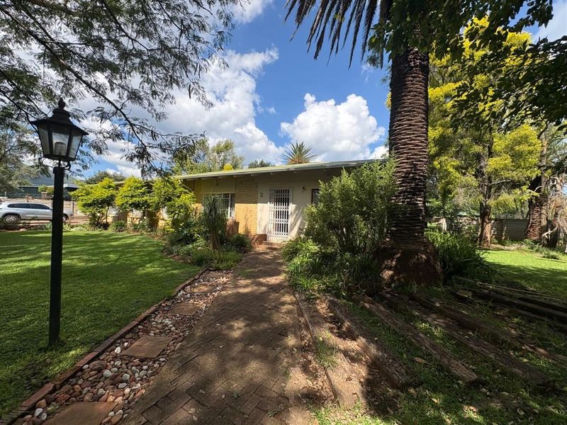 5- Bedroom House For Sale in Utrecht, KwaZulu Natal - Photo 3