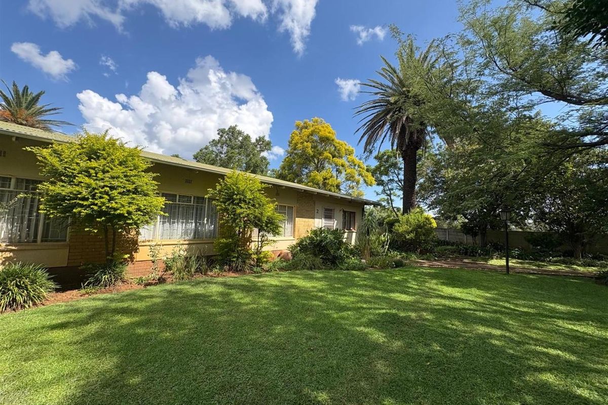 5- Bedroom House For Sale in Utrecht, KwaZulu Natal - Photo 4