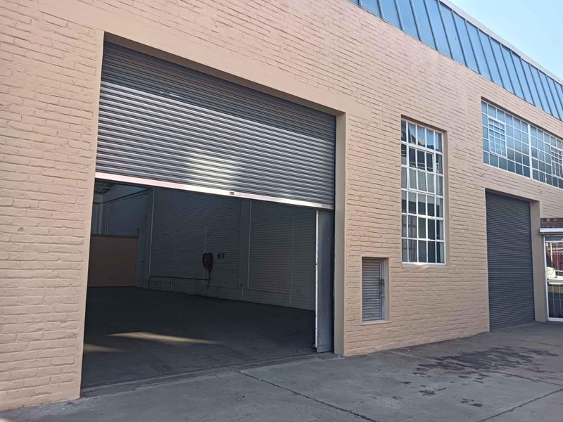 Prime Commercial Real Estate: High-Visibility Landmark on George Str in Kimberley Central, Kimberley - Photo 9