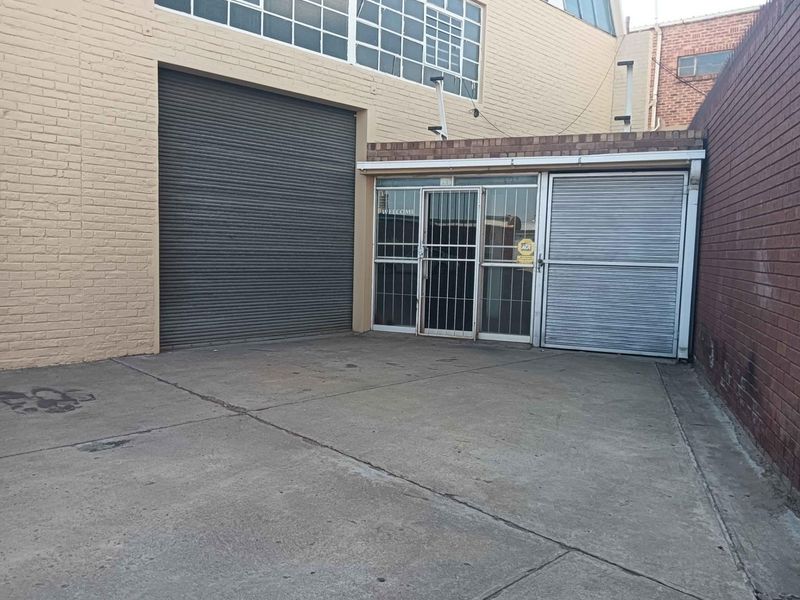 Prime Commercial Real Estate: High-Visibility Landmark on George Str in Kimberley Central, Kimberley - Photo 8