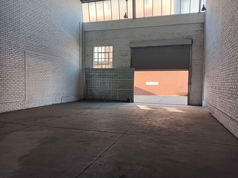 Prime Commercial Real Estate: High-Visibility Landmark on George Str in Kimberley Central, Kimberley - Photo 10