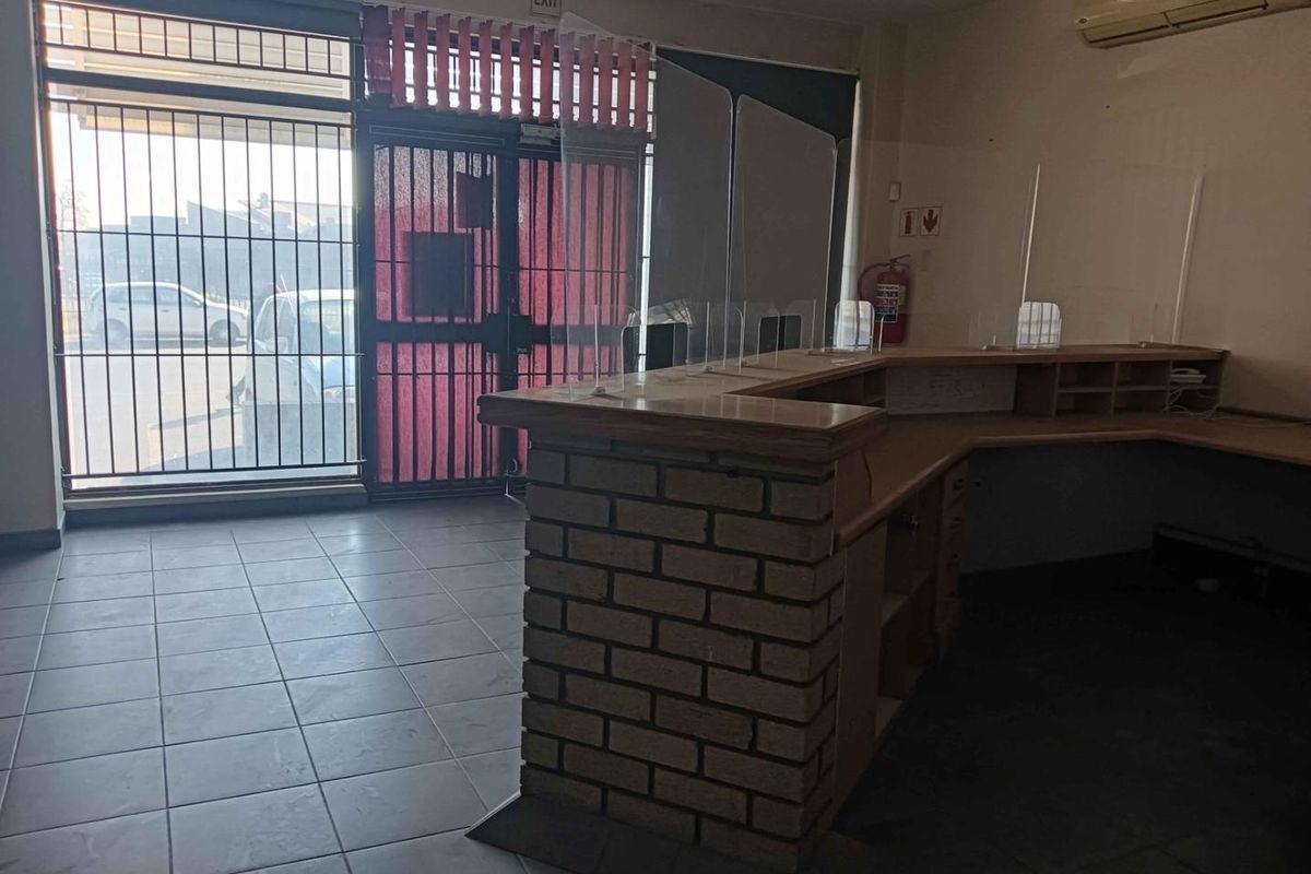 Prime Commercial Real Estate: High-Visibility Landmark on George Str in Kimberley Central, Kimberley - Photo 5