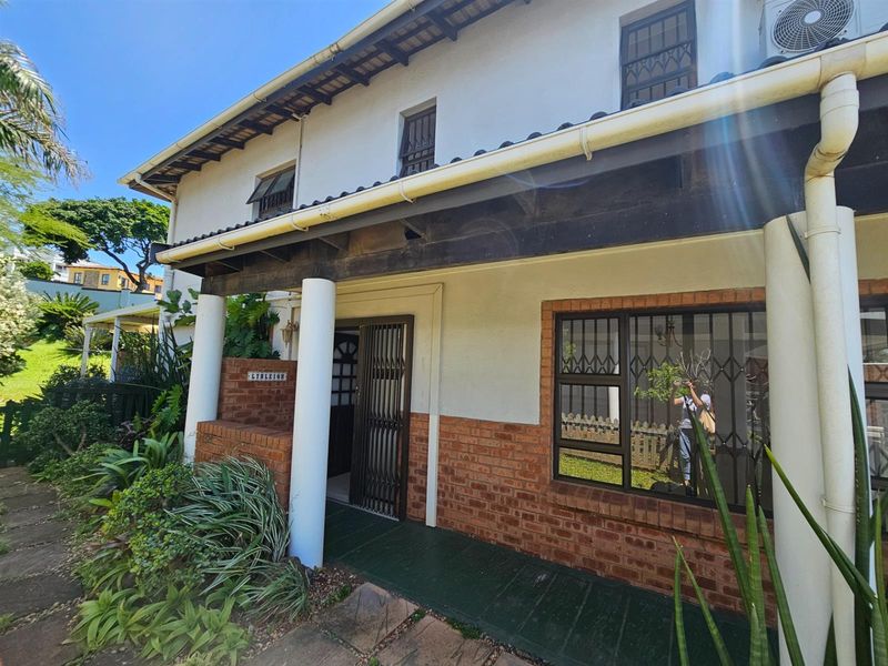 3 Bed Townhouse To Rent in Umhlanga, KwaZulu Natal - Photo 4
