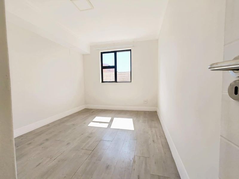 Apartment For Sale in Zonnebloem, Cape Town - Photo 7