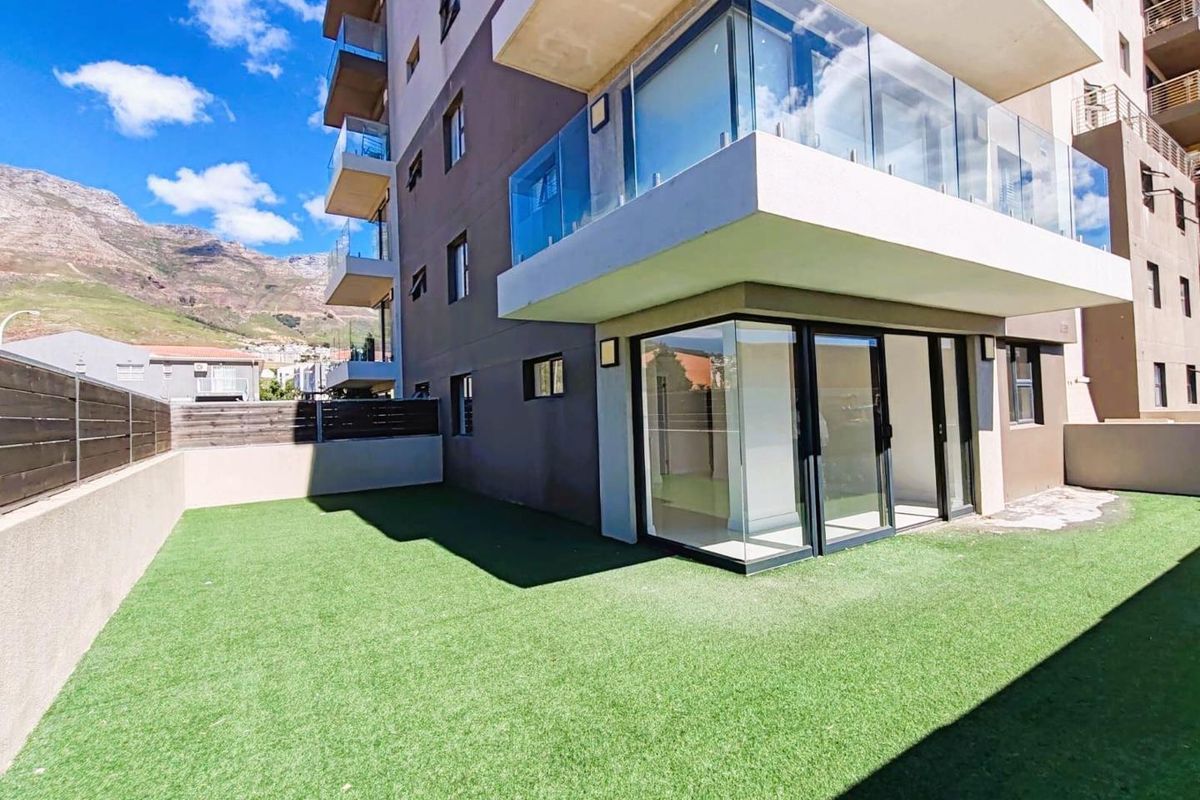 Apartment For Sale in Zonnebloem, Cape Town - Photo 2