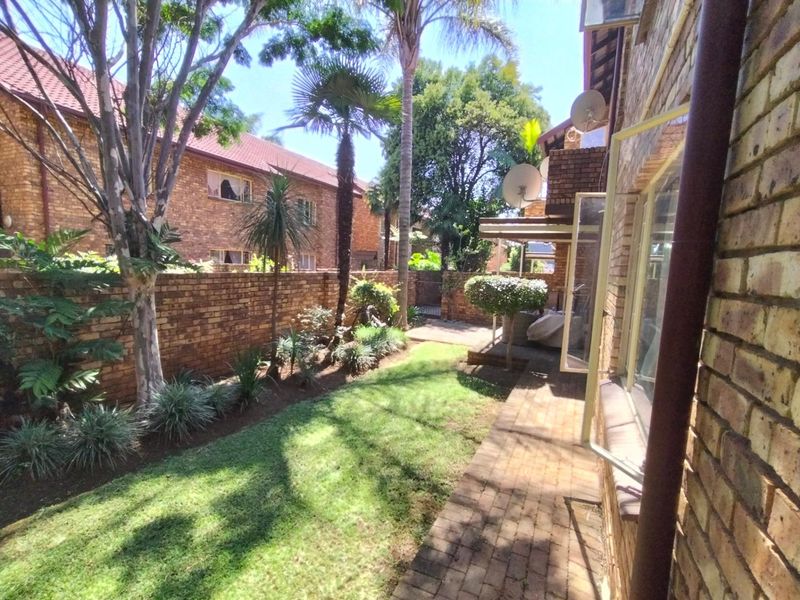 Spacious 3 Bedroom, 2 Bathroom Townhouse For Sale in Hennopspark, Centurion - Photo 9