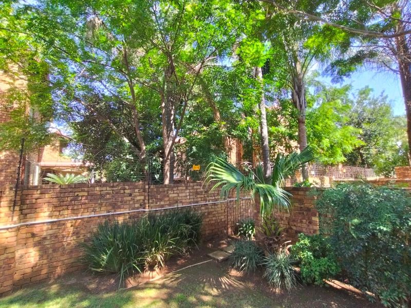 Spacious 3 Bedroom, 2 Bathroom Townhouse For Sale in Hennopspark, Centurion - Photo 8