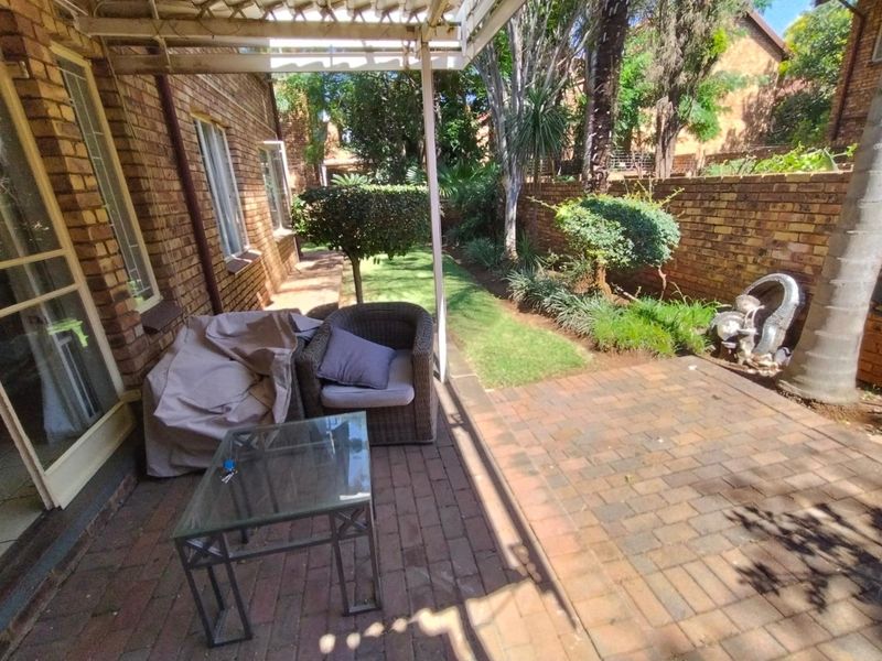 Spacious 3 Bedroom, 2 Bathroom Townhouse For Sale in Hennopspark, Centurion - Photo 6