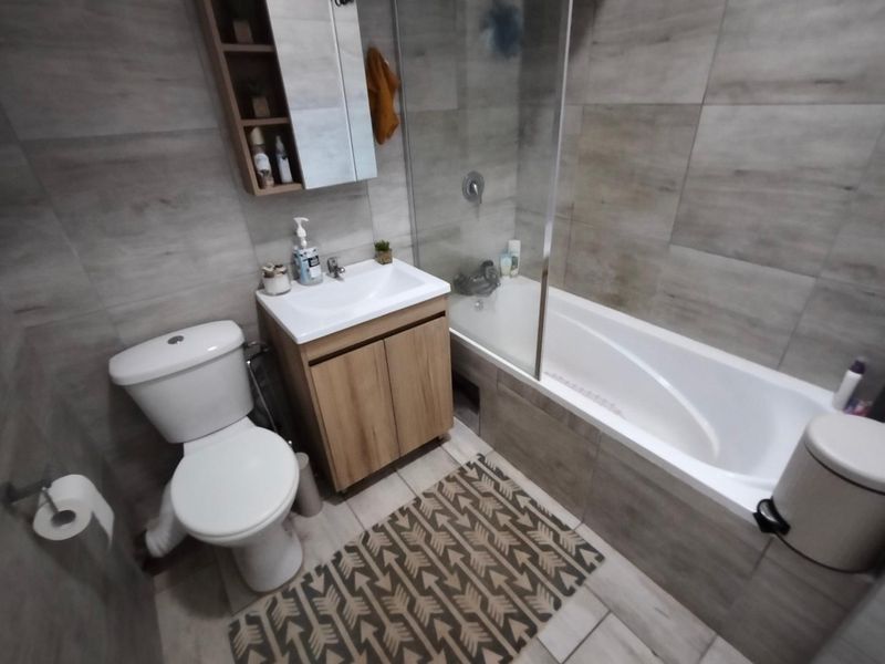 3 Bedroom, 1.5 Bathroom, 1 Garage Townhouse For Sale in a Small Complex Clubview, Centurion - Photo 10