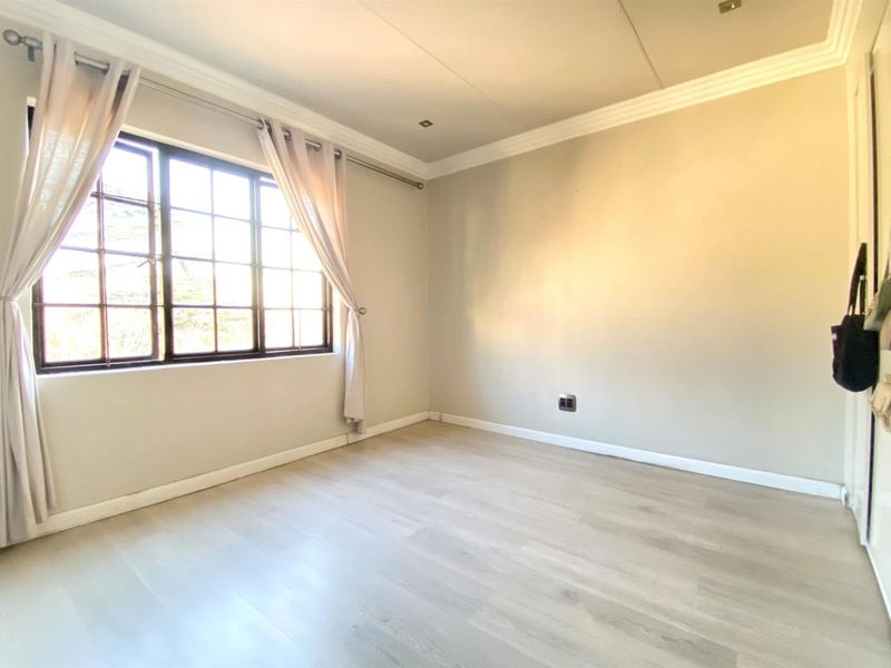 Apartment For Sale in Morningside, Sandton - Photo 8
